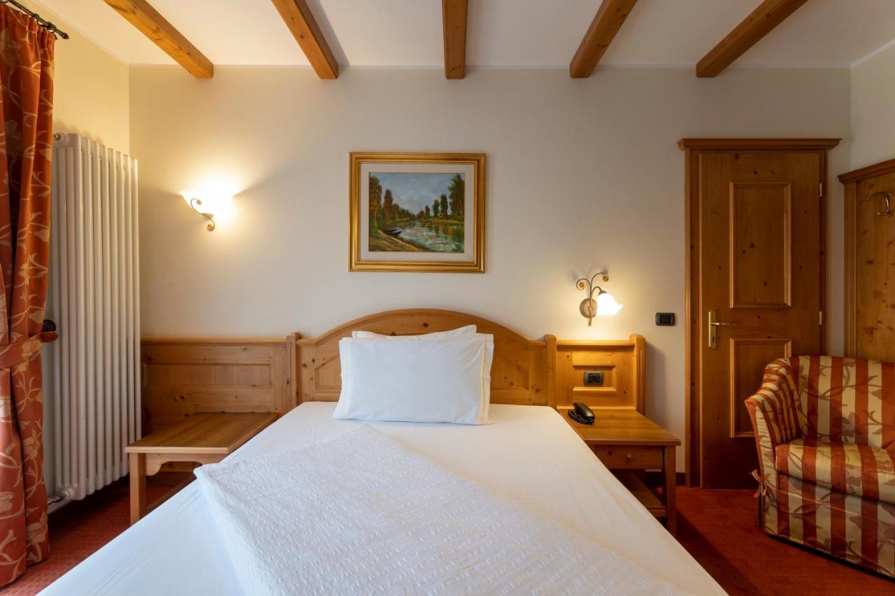 Hotel Lido - Slow & Natural Living Molveno Exterior photo